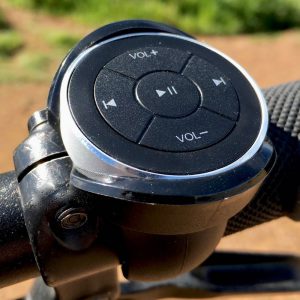 Bluetooth volume control for rally roadbook navigation